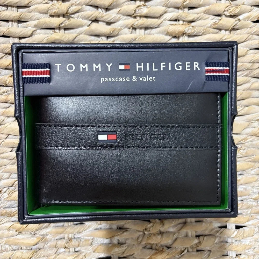 NEW Tommy Hilfiger Casual Black Bifold Wallet - (31TL22X062) Classic